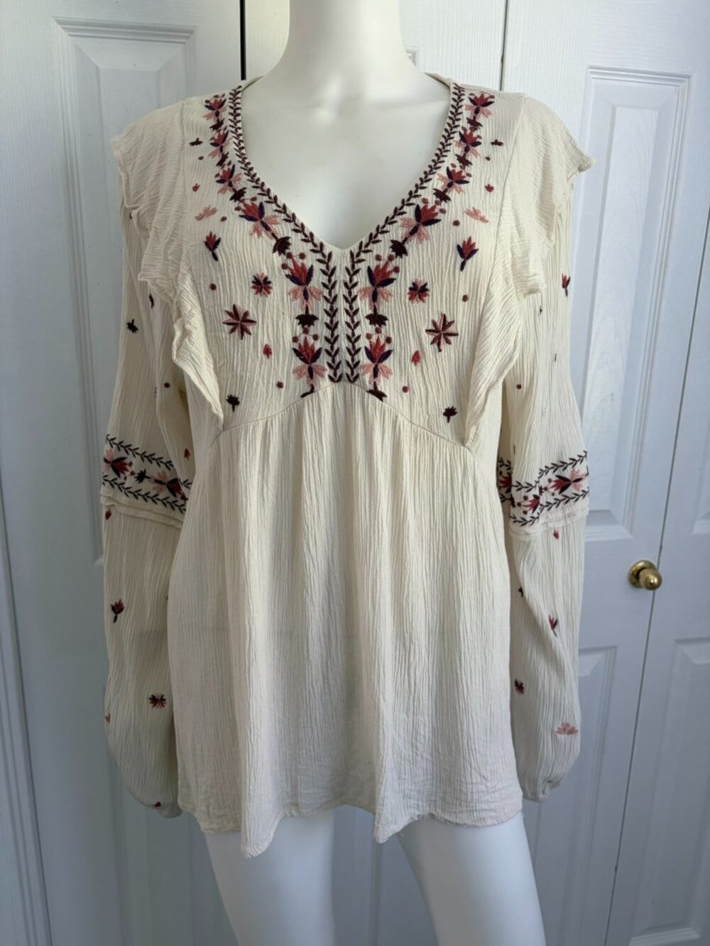 Knox Rose size XXL white long sleeve embroidered tunic top boho